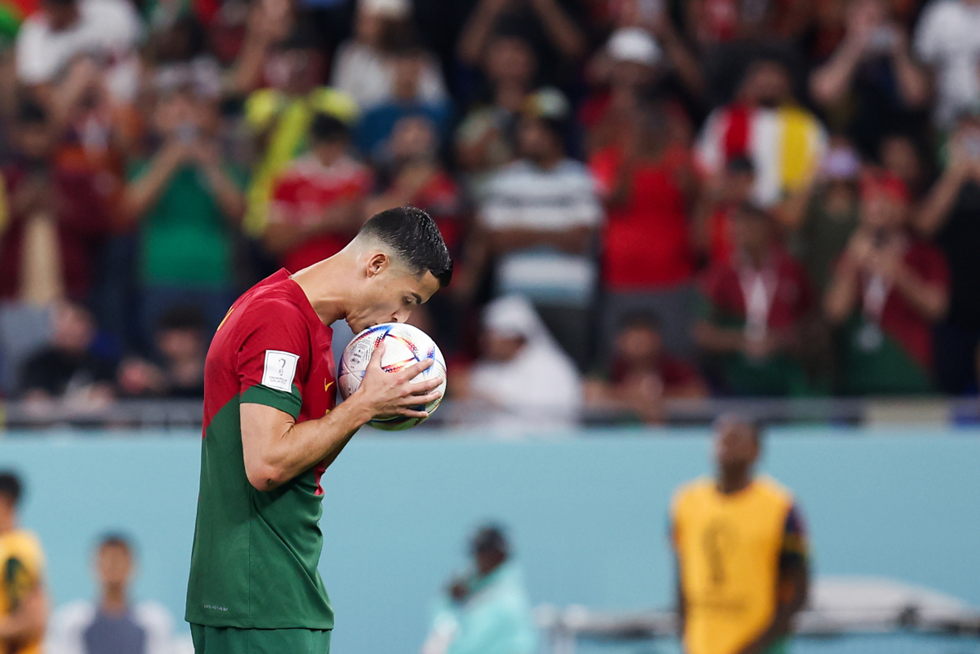 世界杯球员突破自我，表现堪称完美