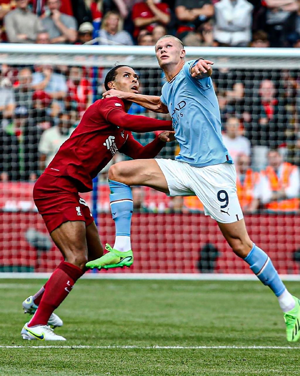 曼城横扫罗马，范戴克扛起全队