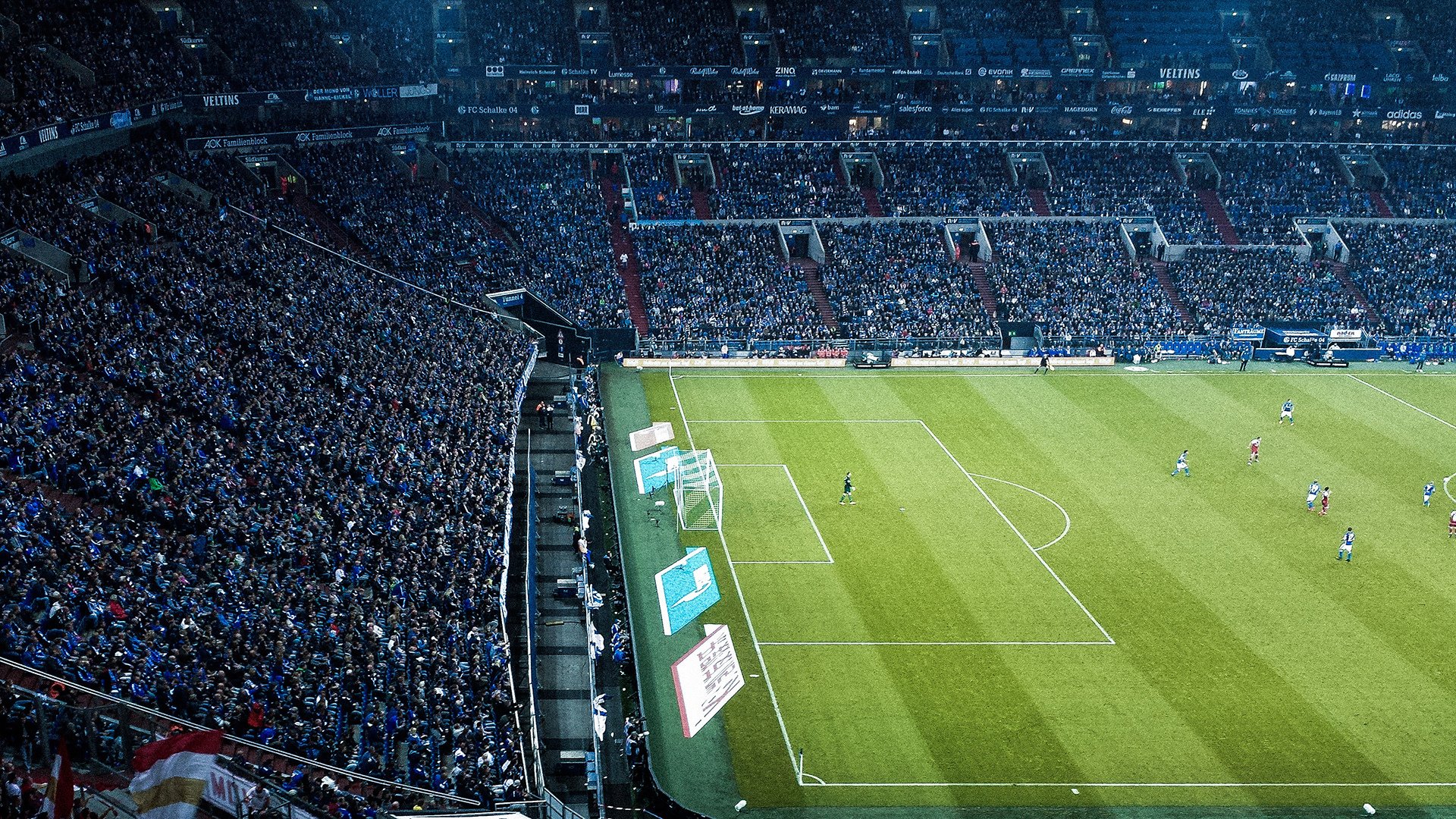 三大传奇拍碎网球旧秩序，当拉沃尔杯的火焰灼伤罗兰·加洛斯的红土