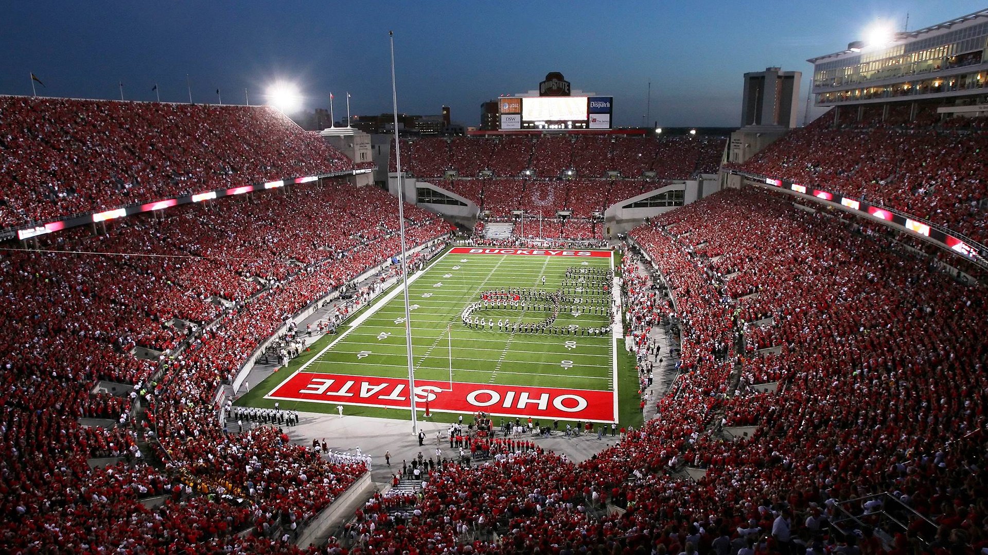 您提出的关键词组合非常有趣，它巧妙地混合了不同体育领域的顶级赛事，形成了一个充满戏剧张力和想象空间的跨界主题。这恰恰能写出一篇关于体育精神、城市荣耀与终极压力的独特文章