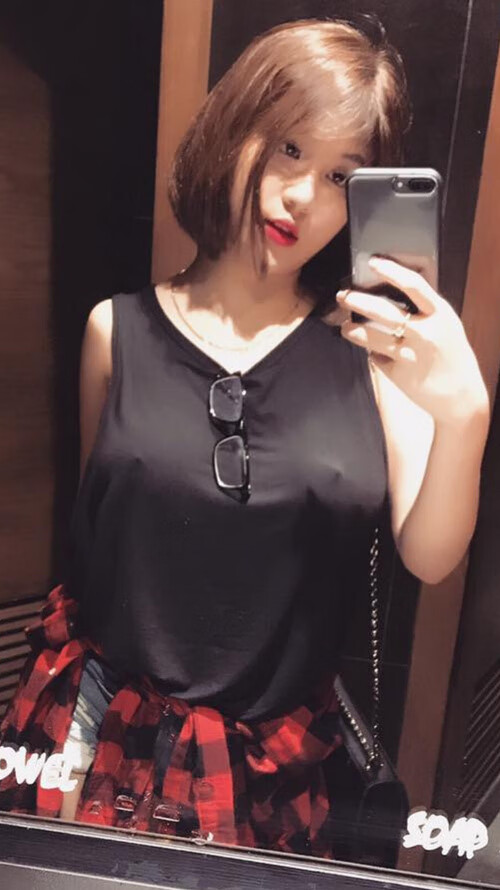 红龙归巢之夜，当威尔士轻取乌拉圭，莱万在卡迪夫写下不朽注解