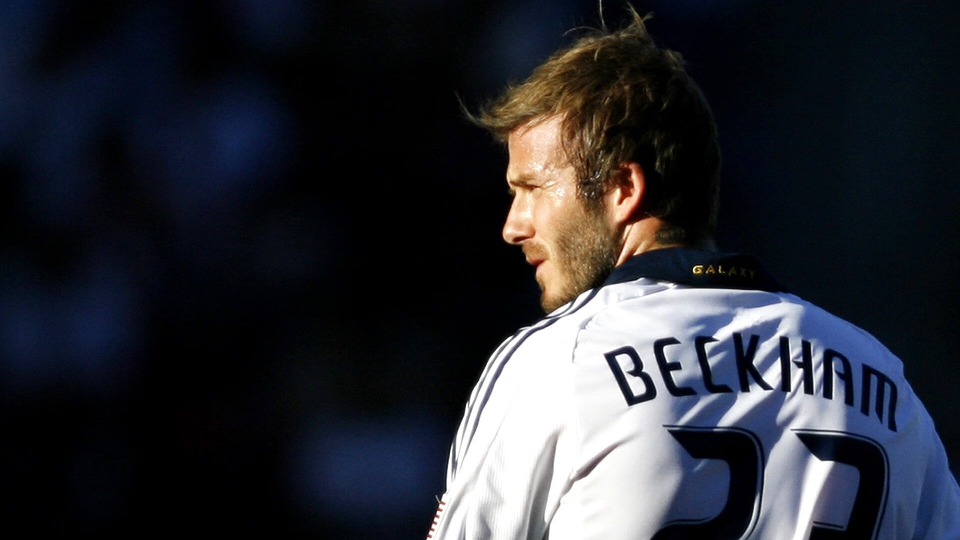 奥亚尔萨瓦尔手术刀般绝杀，西班牙沉稳收割比利亚雷亚尔